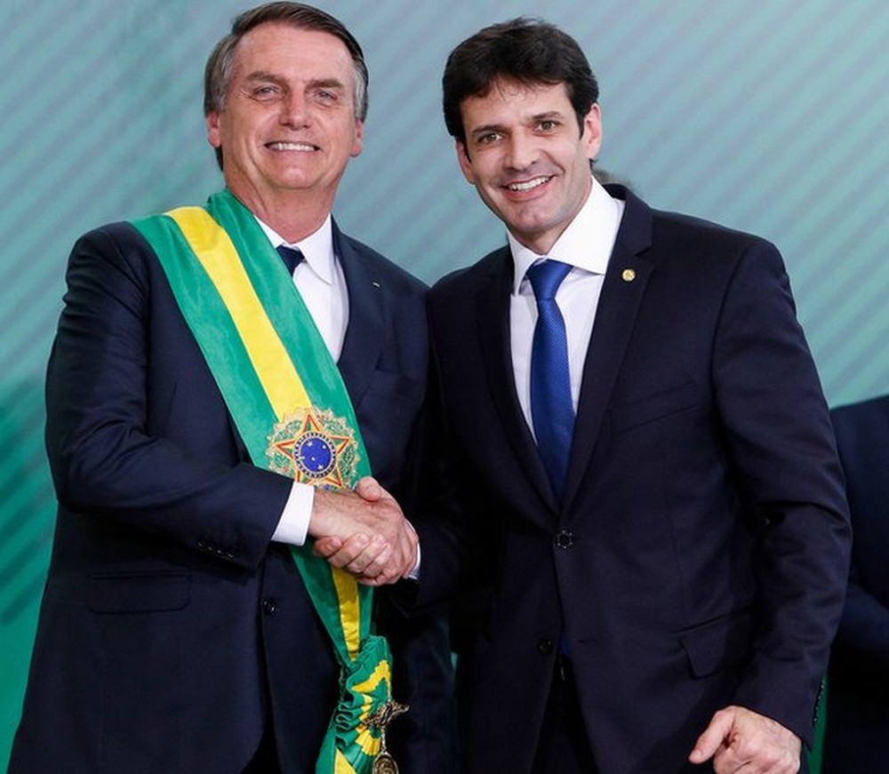 Bolsonaro transfere Secretaria de Cultura para Ministério do Turismo